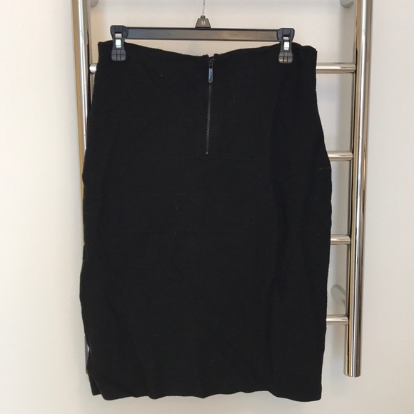 Midi black skirt - Picture 2 of 3